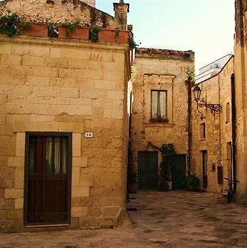 Demetra Lecce